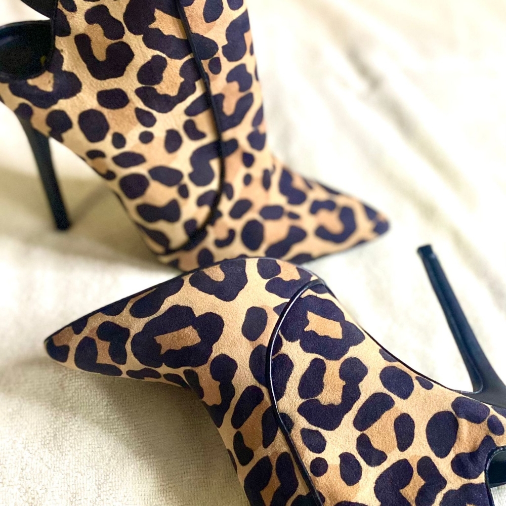 Sexy leopard privileged half boots